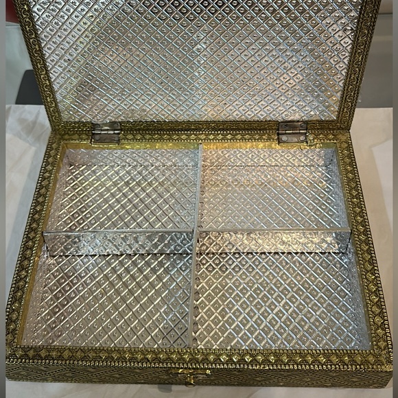 Golden peacock handcrafted wooden box 8.75”x6.75” - Picture 4 of 5